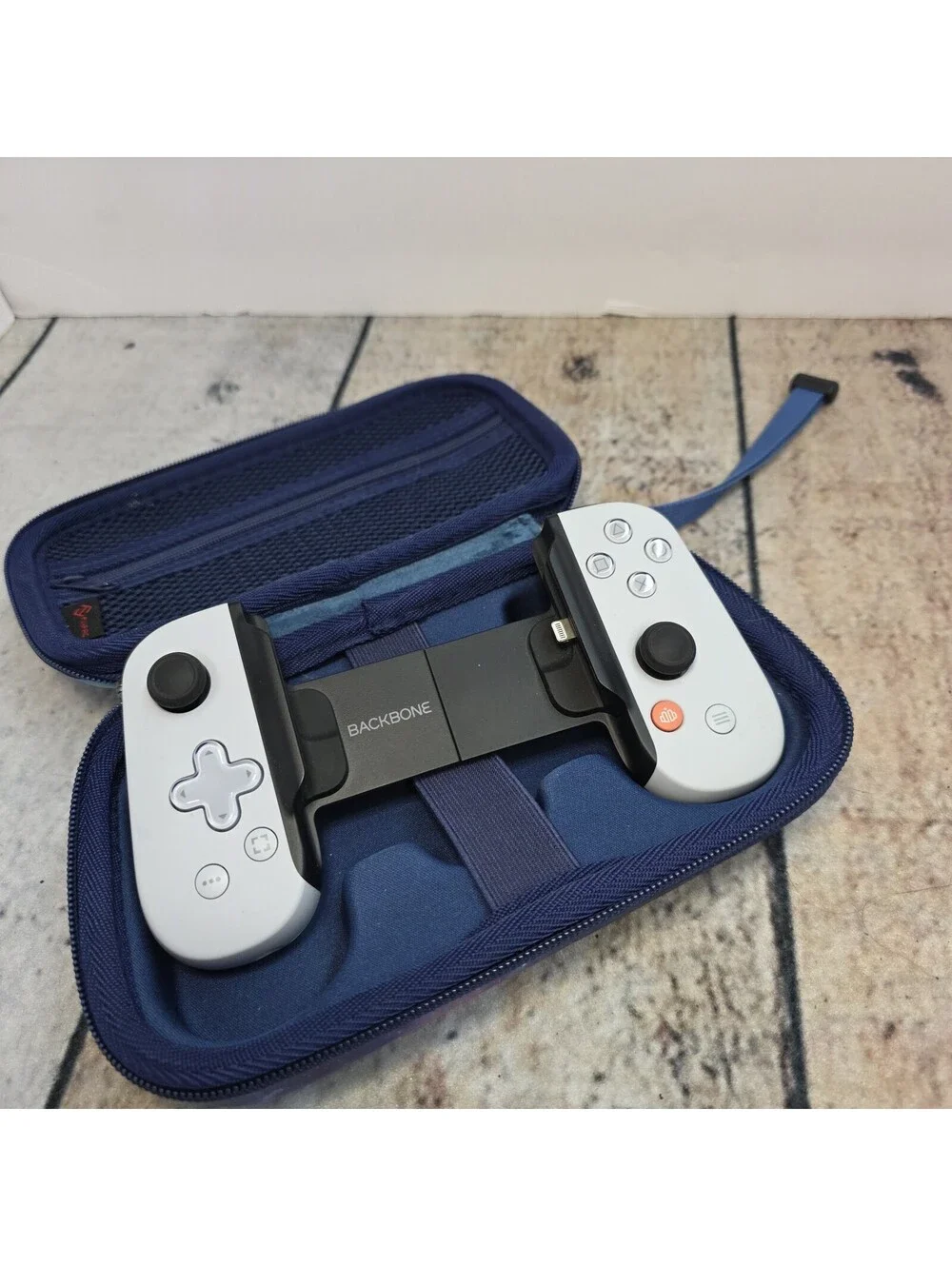 Backbone One PlayStation Edition (USB-C) with Carrying Case -lightning Connector